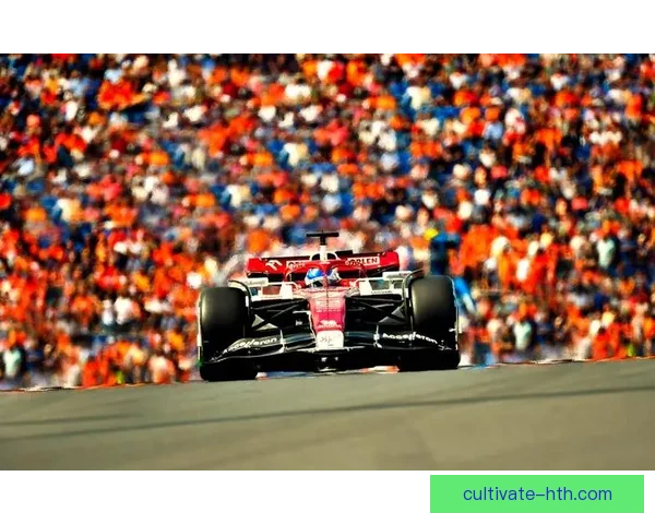 F1赛季激烈角逐:红牛队持续称霸 梅赛德斯和法拉利挑战升级 F1赛季激烈角逐:红牛队持续称霸 梅赛德斯和法拉利挑战升级