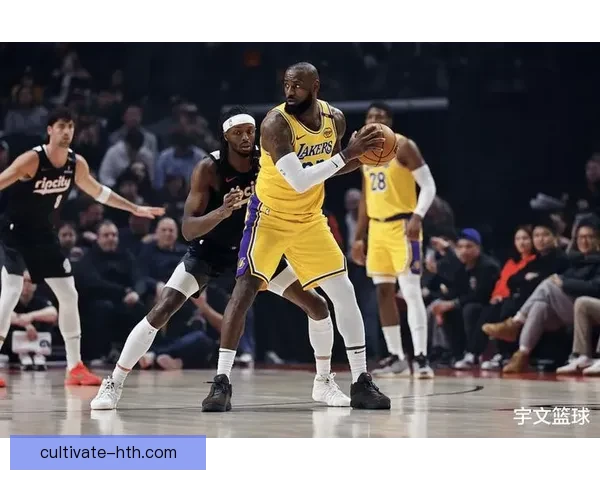 詹姆斯关键时刻爆发湖人逆转勇士重燃季后赛希望全场轰下三双