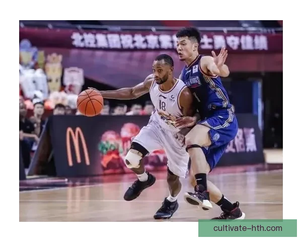 CBA赛场再现激烈对抗 广东队险胜辽宁队锁定季后赛席位