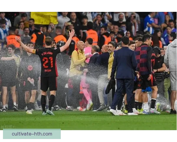 欧洲劲旅逆转夺冠，赛季末关键战引发球迷热议