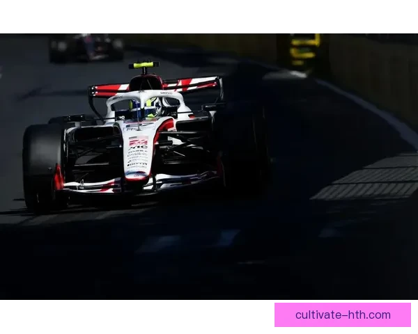 F1最新赛季焦点战况解析及车队策略全景揭秘