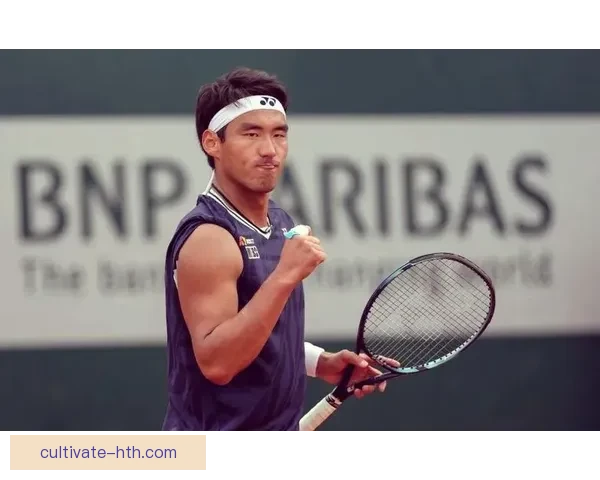 最新网球赛季回顾：顶级选手表现亮眼，新星崛起激战四方